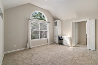 Building Photo - 162 N Taylor Point Dr