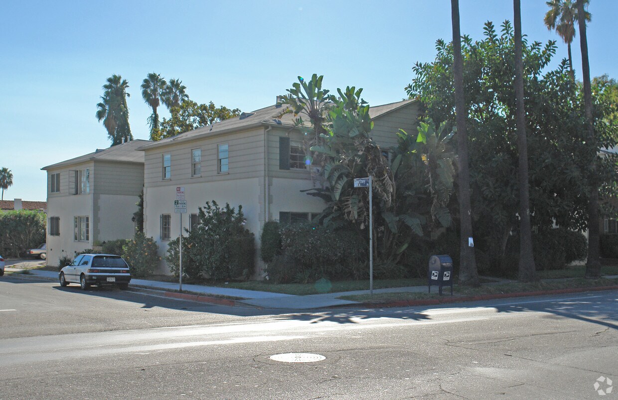 Foto del edificio - 1645 Courtney Ave