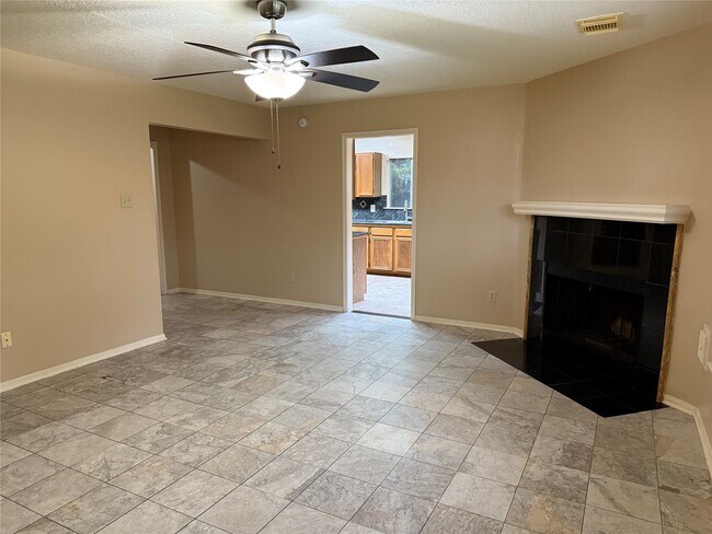 Building Photo - 16431 Canario Dr