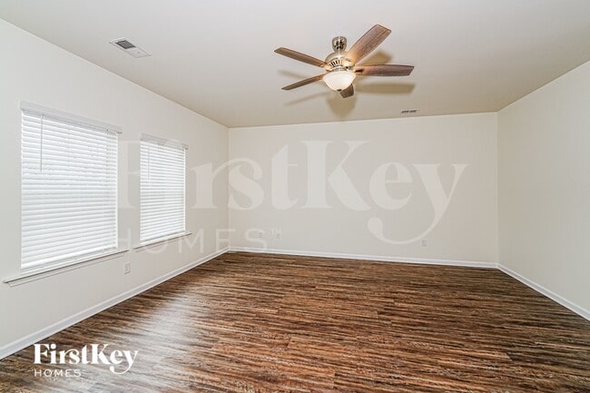 Building Photo - 4864 Mae Beth Cir