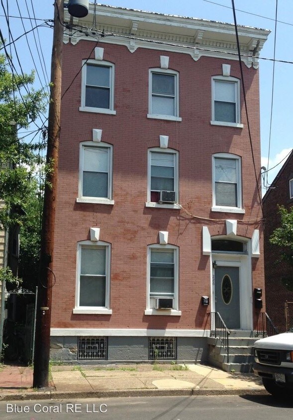 Foto principal - 226 Second St