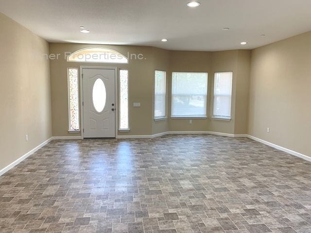 Building Photo - 5 Oasis Ct