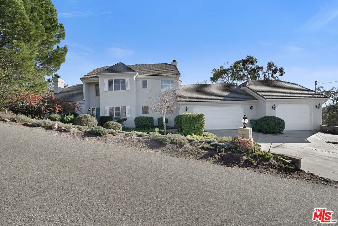 Primary Photo - 24772 W Saddle Peak Rd
