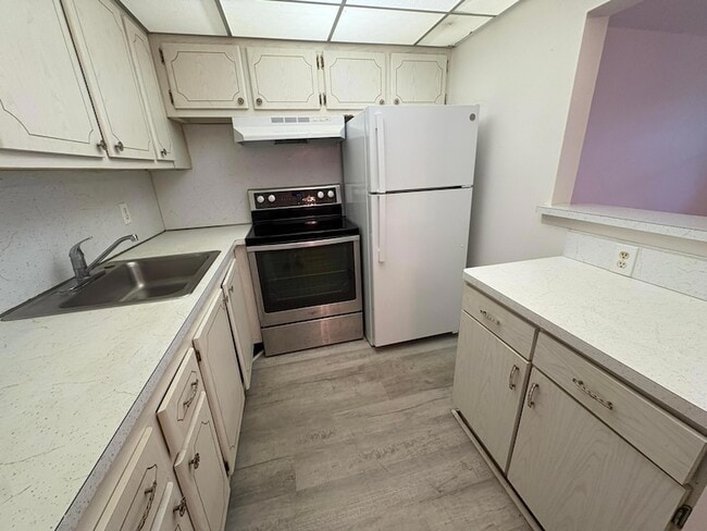 Foto del edificio - 151 Canterbury E