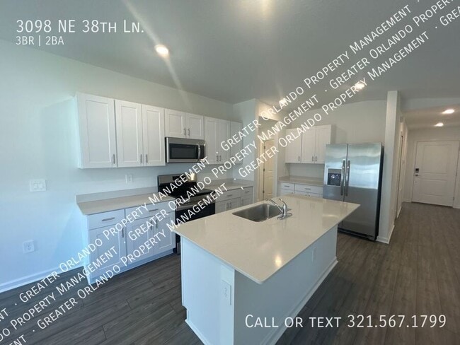 Building Photo - 3098 NE 38th Ln