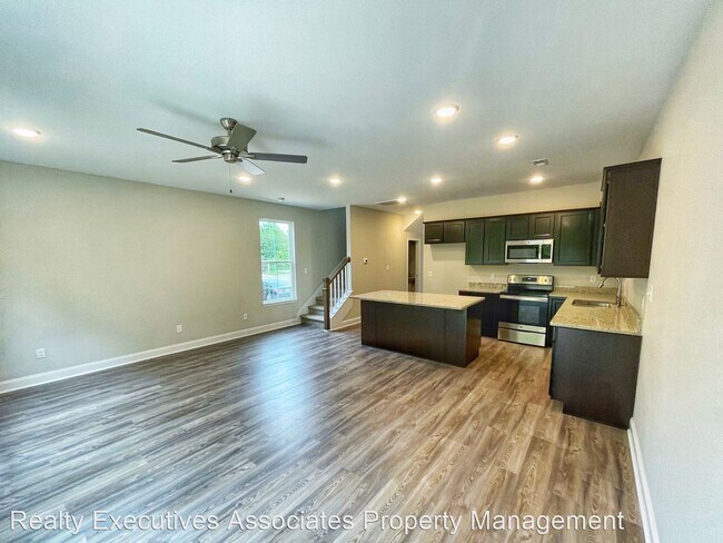 Building Photo - 3 br, 2 bath House - 4821 Moon Lake Lane