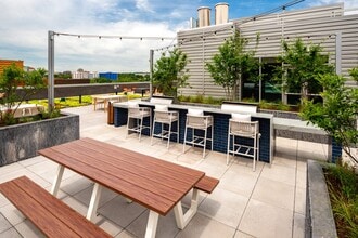 Building Photo - The Earl