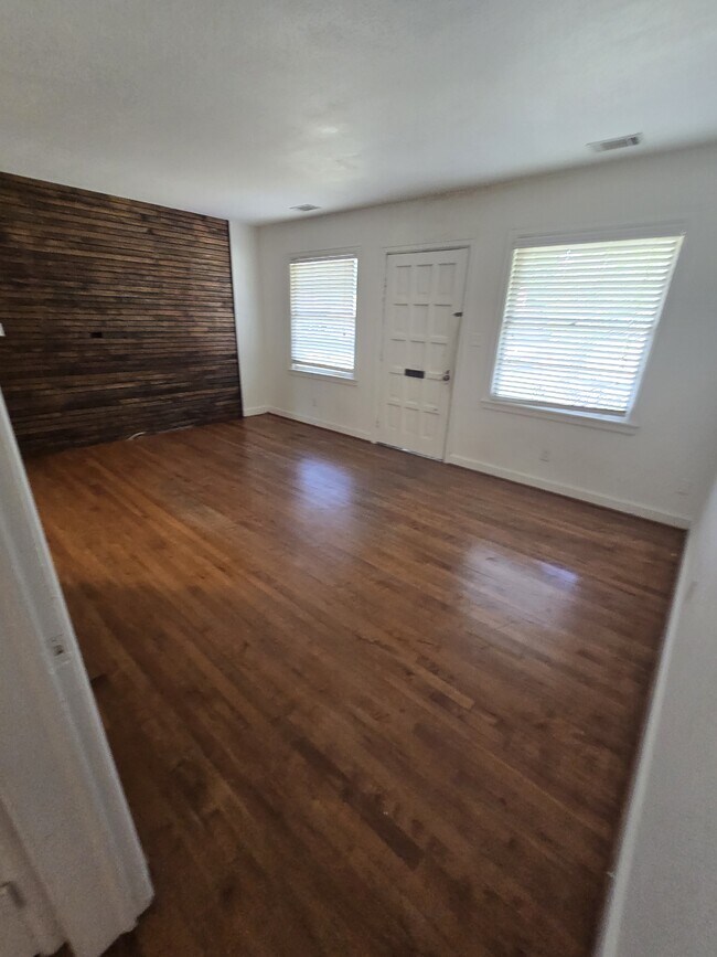 Foto del edificio - 329 E 63rd St