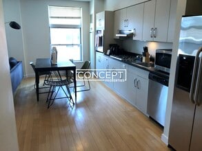 Building Photo - 601 Albany St