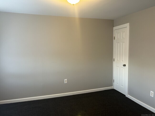 Building Photo - 354 Coram Ave