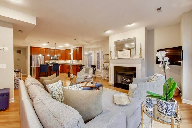 Foto del edificio - 1529 N Mohawk St