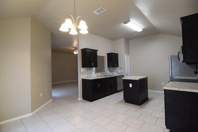 Foto del edificio - 2805 Bigleaf Dr