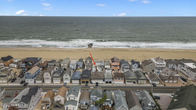 Building Photo - 171B Beach Front