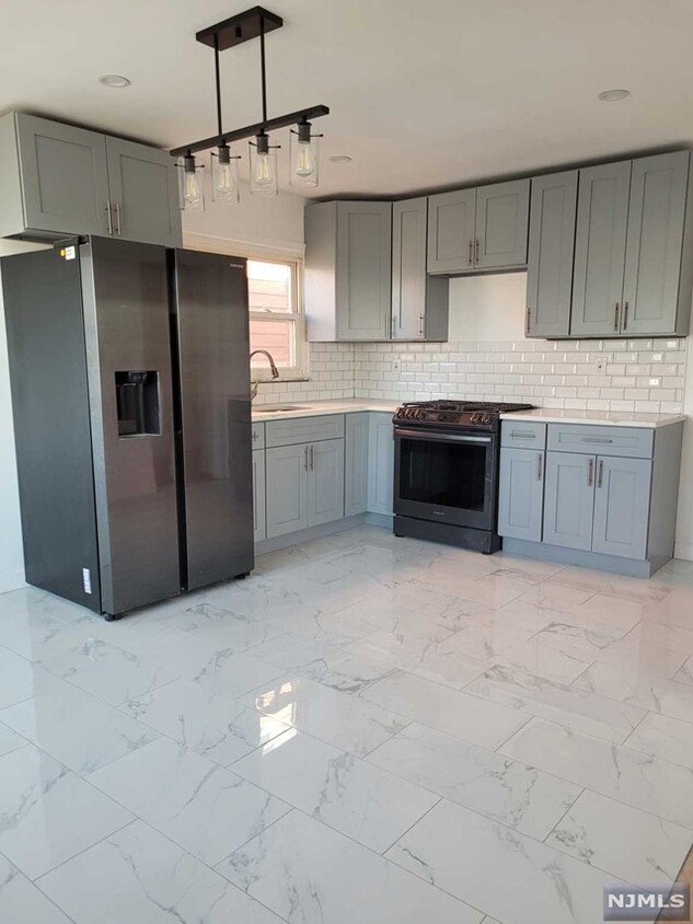 Primary Photo - 224 11th Street, Unit 2