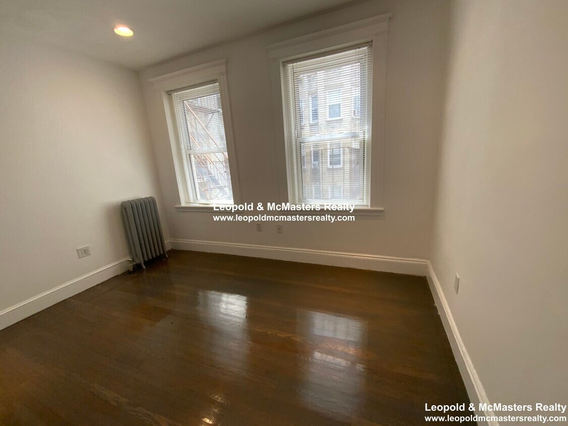 Primary Photo - 500 Park Dr