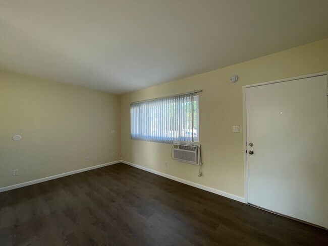 Foto del edificio - 14207 Sylvan St