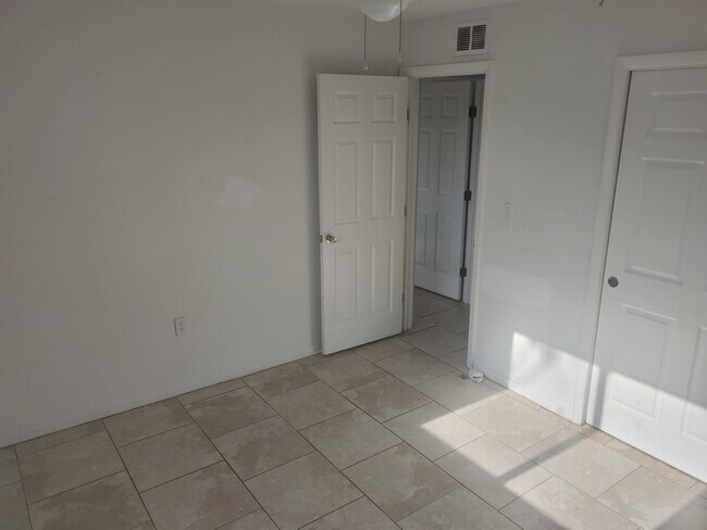 Foto del edificio - 37 S Adams St