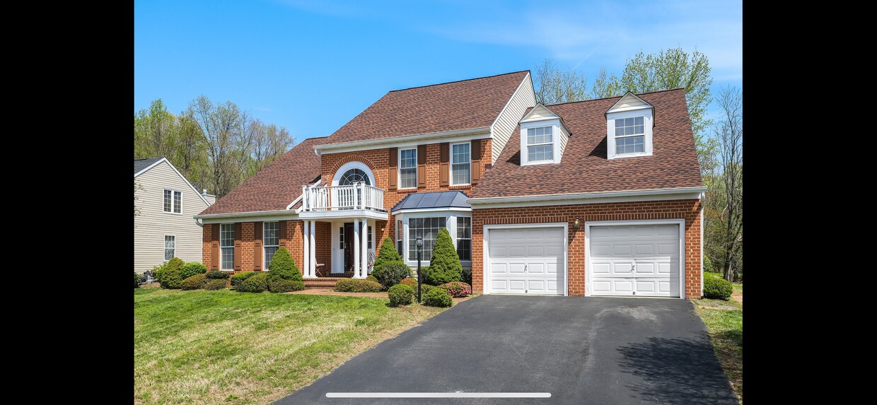 Foto principal - 706 James Ridge Rd