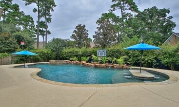 Building Photo - 167 Clearmont Pl