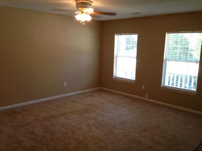 Building Photo - 100 Kilpatrick Ct