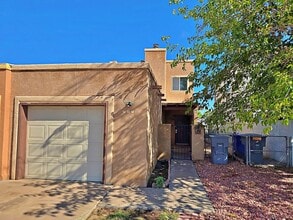 Building Photo - 537 W Redd Rd