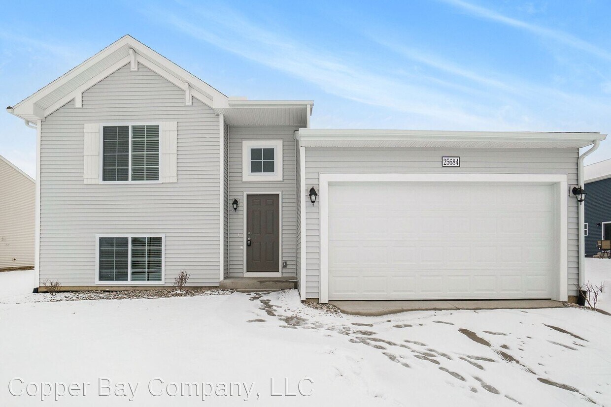 4 br, 2 bath House 4020 Sumner Drive House Rental in Watervliet, MI