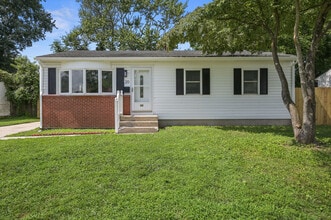 Building Photo - 20 Hickory Ln