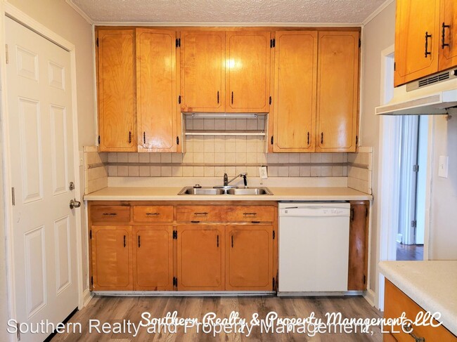 Building Photo - 3 br, 1 bath House - 262 Perry Hill Road