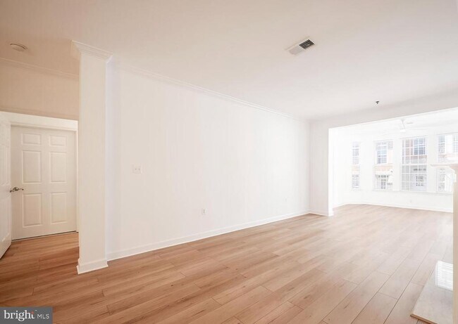 Foto del edificio - 10328 Sager Ave