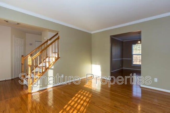 Building Photo - 8 Watermill Ct