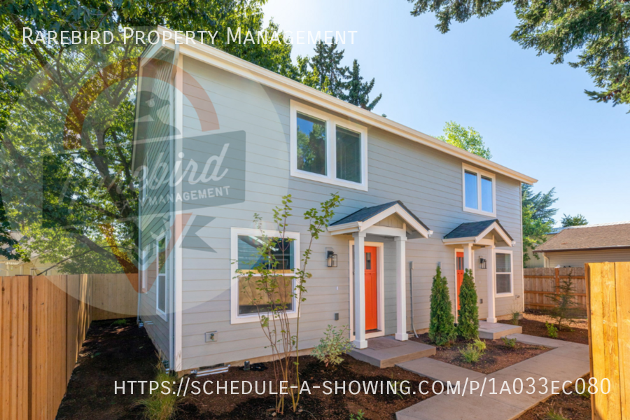 Foto principal - 2 bedroom , 1 bath in NE Portland now avai...