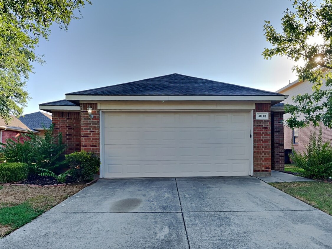 Primary Photo - Darling Home in Keller ISD! READY FOR MOVE...