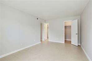 Foto del edificio - 3300 Pebblebrook Dr