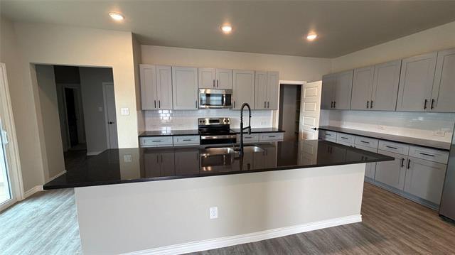 Building Photo - 604 Vine St