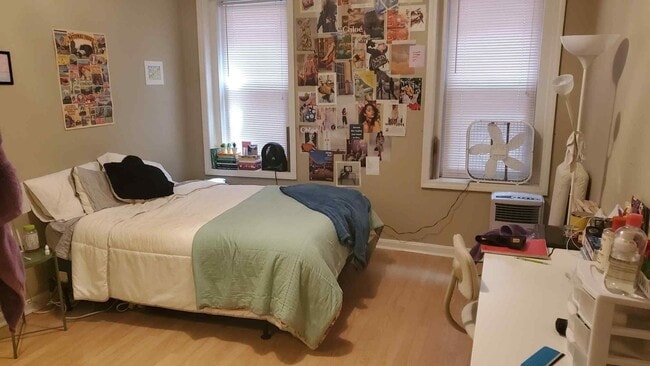 Building Photo - Coolidge Corner Gem!  Heat and Hot Water Included