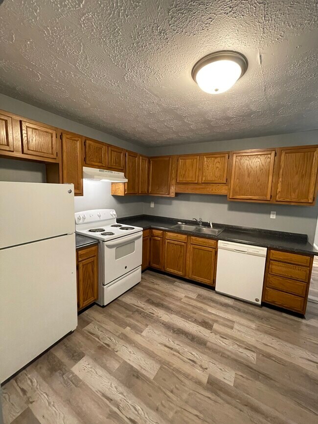 Building Photo - 3721 Breen Dr