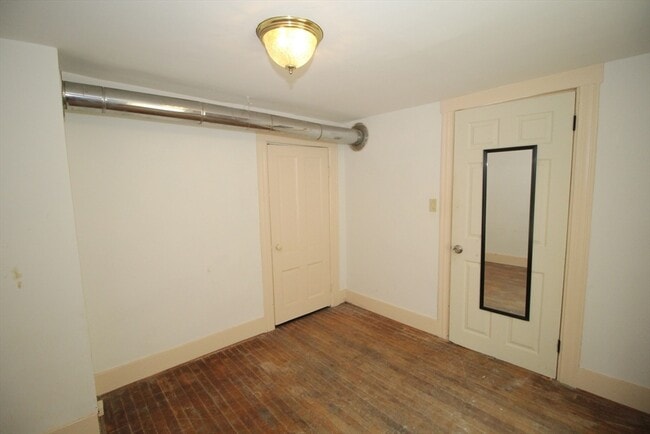 Building Photo - 71 Ash St
