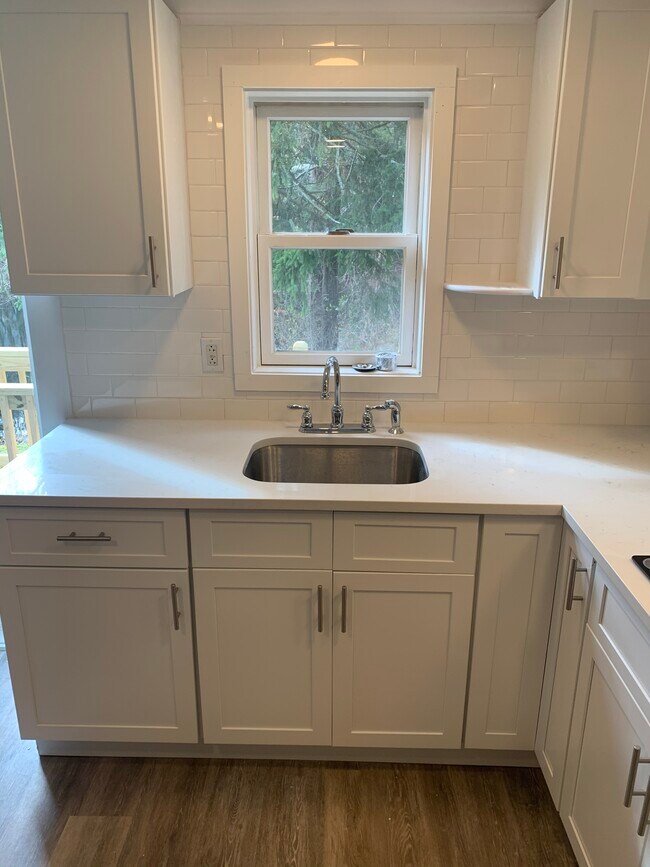 Brand New Kitchen - 609 Ethan Allen Hwy