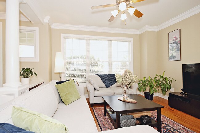 Building Photo - Avon Park Townhome With Mountain Views
