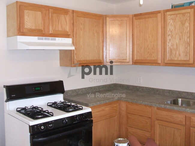 Building Photo - 110 Ridgeway Dr