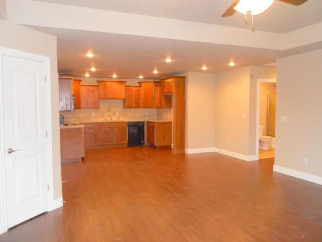 Building Photo - 2401 W Bridlewood Trail
