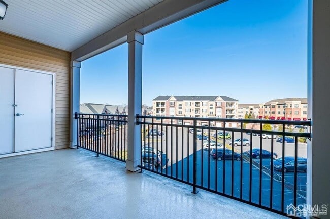 Building Photo - 524 Doral Ct