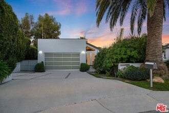 Building Photo - 28927 W Beach Ln