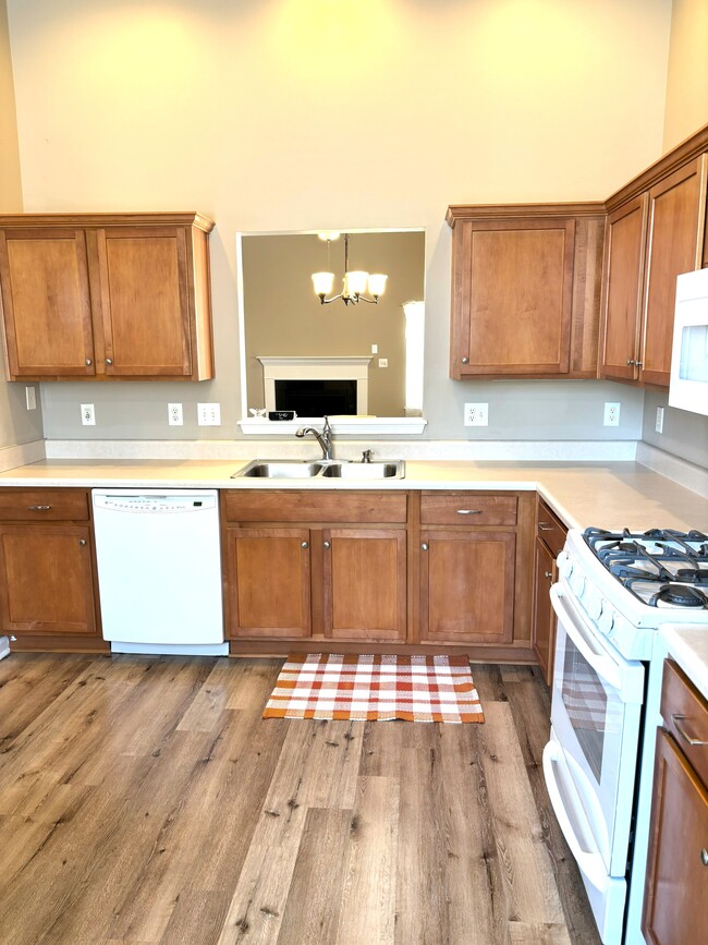 Foto del edificio - 232 N Honey Springs Ave