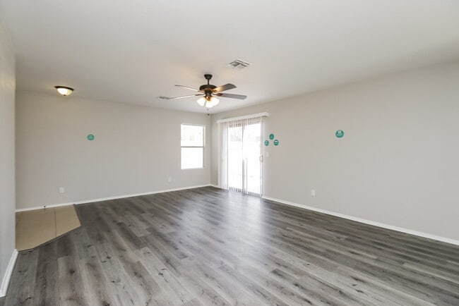 Foto del edificio - 3229 W Alta Vista Rd