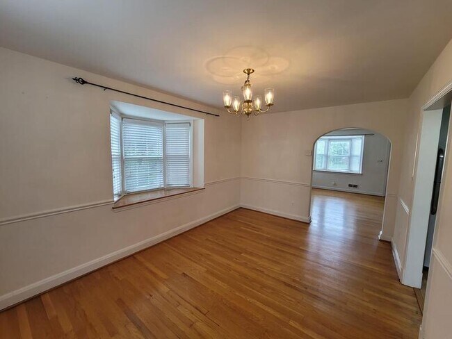 Foto del edificio - 8322 Loch Raven Blvd