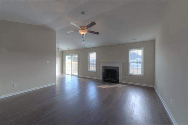 Building Photo - Spacious 3 Bedroom, 2 Bathroom Home - 292 ...