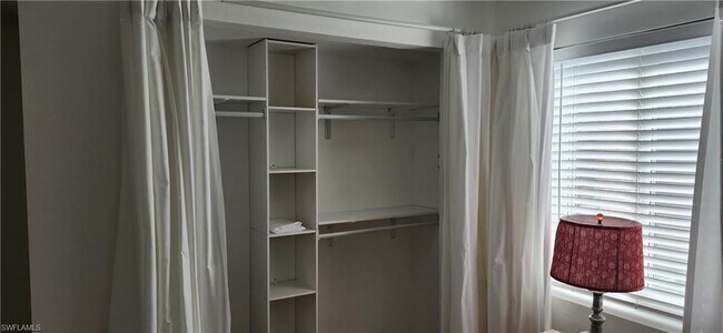 Foto del edificio - 1075 Foxfire Ln