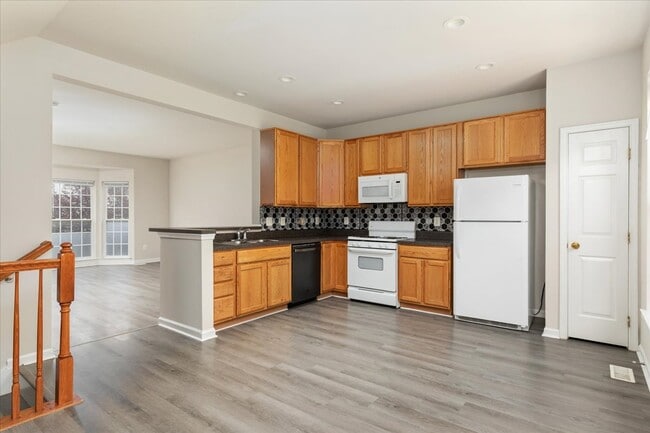Building Photo - 251 Patriots Pl