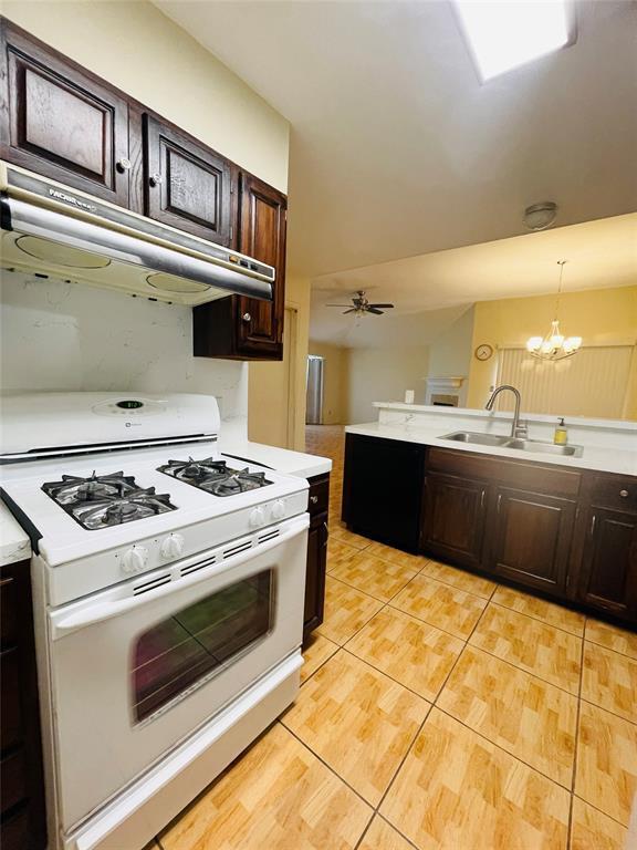 Foto del edificio - 10614 Zircon Ct